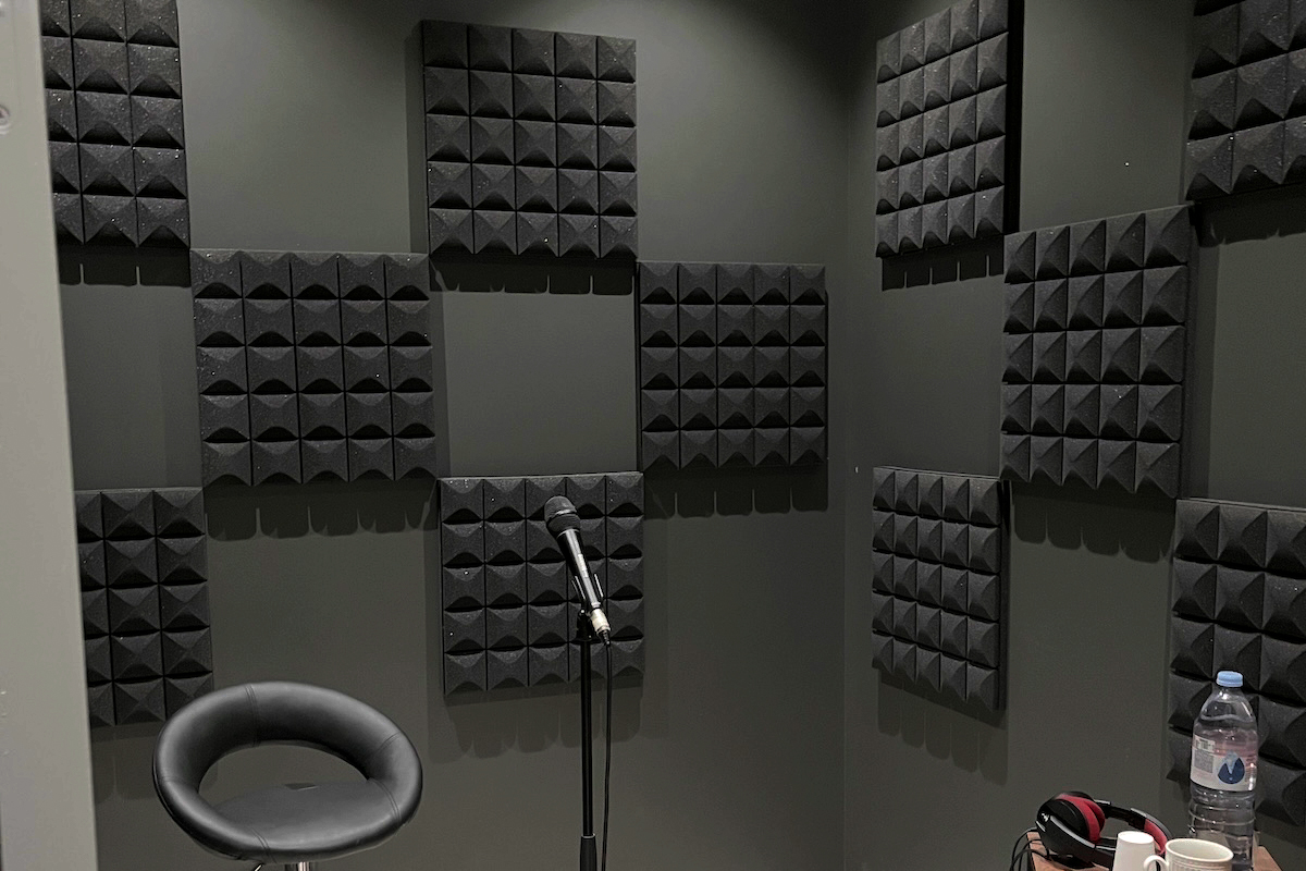 Voice recording cabin